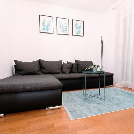 Doma-Lu Apartment-Near Airport And Highway- Free Parking Velika Mlaka エクステリア 写真
