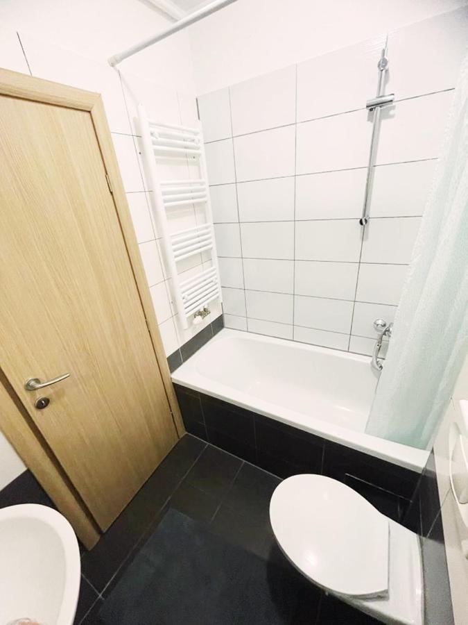 Doma-Lu Apartment-Near Airport And Highway- Free Parking Velika Mlaka エクステリア 写真